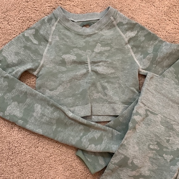 Workout Set ❌SOLD❌ - Picture 2 of 3